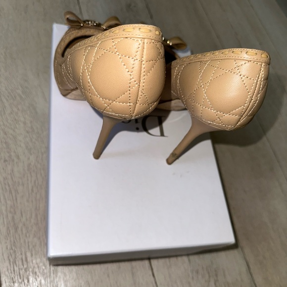 Dior Tan Bow Detail Heels - Picture 5 of 13